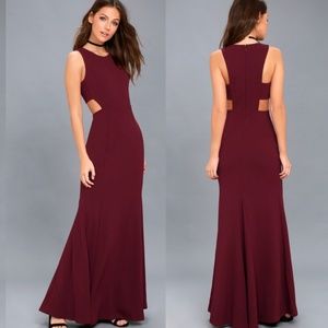 BURGUNDY CUTOUT MAXI DRESS